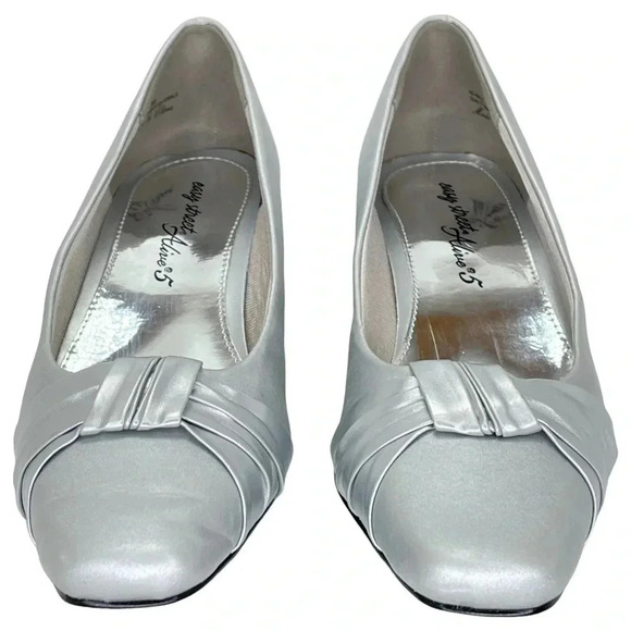 Easy Street Womens Heels 9M Waive Silver Satin - Picture 4 of 13